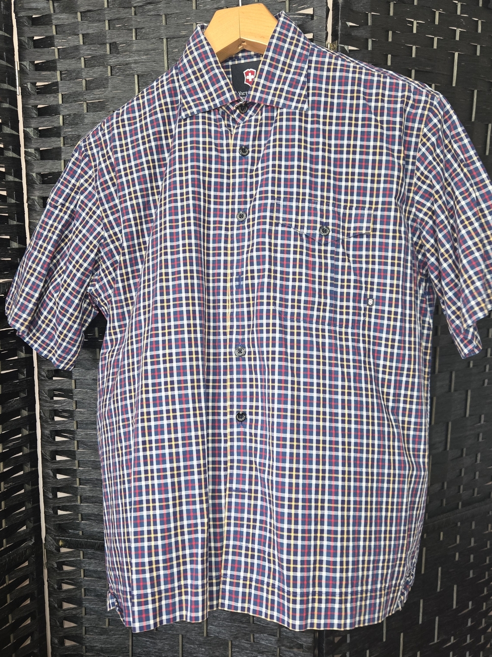 Victorinox Swiss Army Men's Short-Sleeve Plaid Button-Down Large Shirt